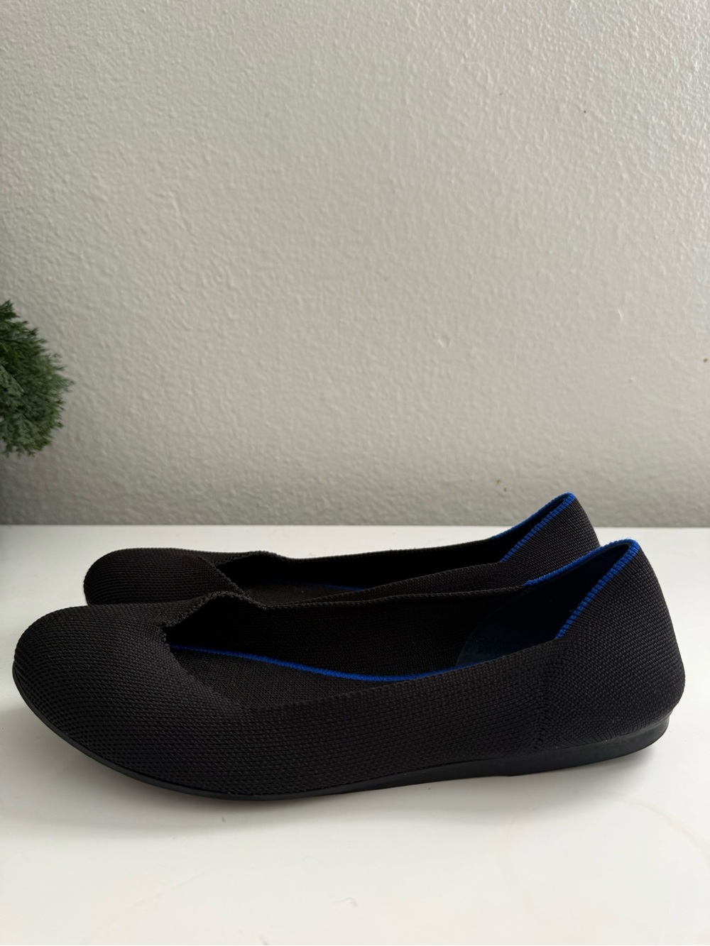Rothy's the flats round ballet size 8 Black Knit Flats with Blue Trim - Picture 4 of 10